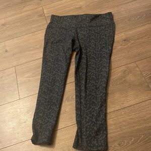 Prana size small grey herringbone like print 3/4 capri leggings